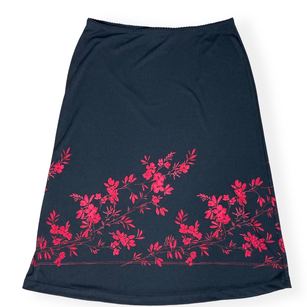 Express Black Skirt w/ Red Flowers Size M - Picture 1 of 8